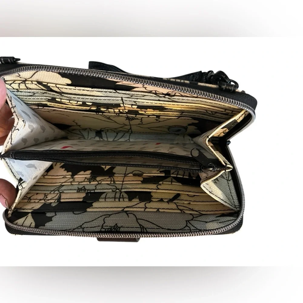 Sakroots Floral Clutch in Black and Cream